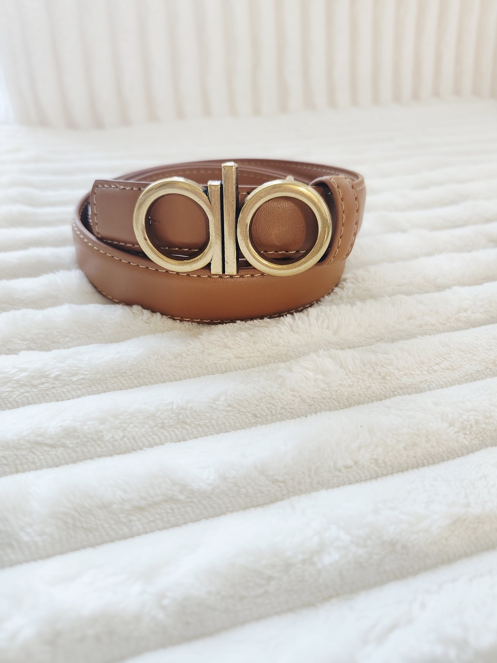 Alo Cognac Belt Gold Tone Double Circle Logo Buckle Cream Stitching